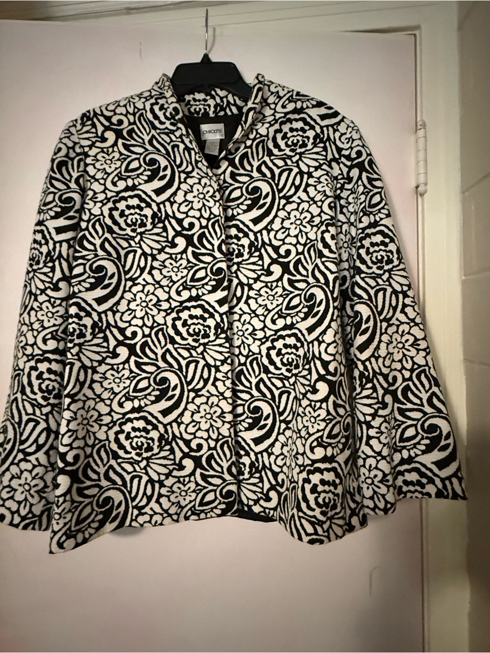 Chico Black & White Floral Pattern Men's Shirt Jacket